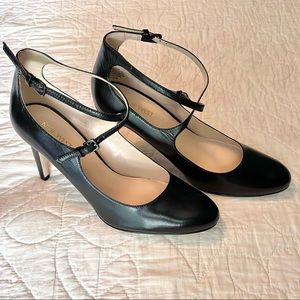 NWOT Black strappy Nine West pumps
